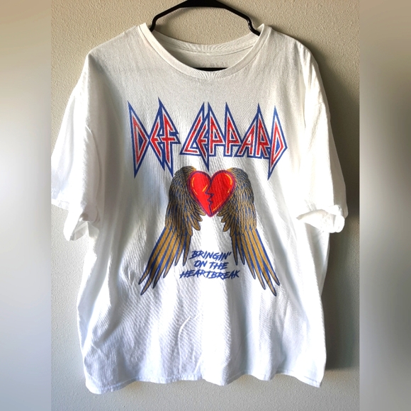Def Leppard Bringing on the heartbreak shirt size xl - Picture 1 of 4
